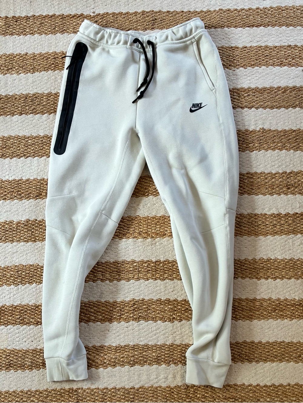 Nike Cream/white Tech Fleece Joggers men’s small. Perfect condition
